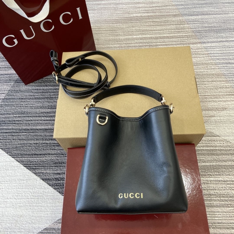 G*u*i top handle bags